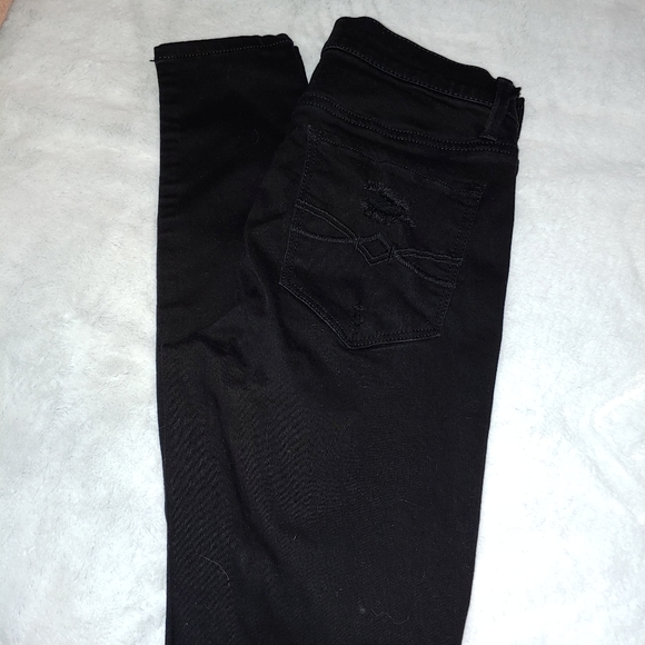 Distressed Jeans - Picture 3 of 4